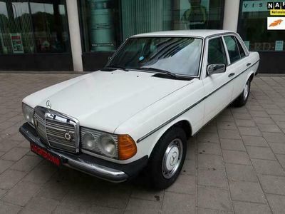 Mercedes 200