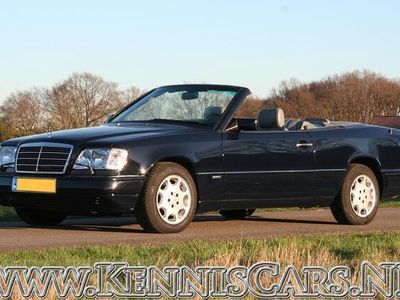 Blauw Occasion 1994 Mercedes E220 Sportline Cabriolet | € 19.900