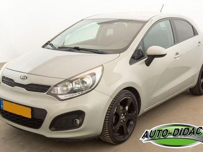 Grijs Occasion 2011 Kia Rio Hatchback | € 2.300 (Goede deal)