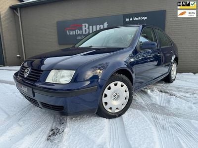 Blauw Gebruikt 2004 VW Bora Sedan | € 3.499