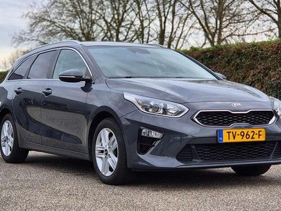 Grijs Gebruikt 2018 Kia Ceed Hatchback | € 12.500 (Super prijs)