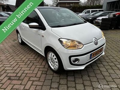 Wit Gebruikt 2013 VW up! Groove Hatchback | € 6.899 (Eerlijke prijs)