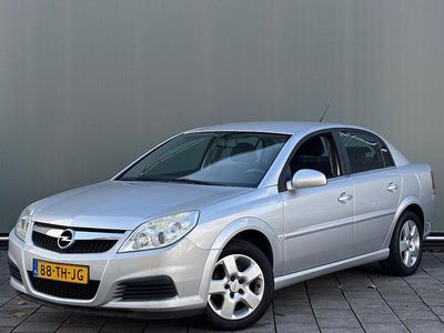 Grijs (metallic) Gebruikt 2006 Opel Vectra Comfort Sedan | € 2.444 (Eerlijke prijs)