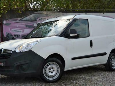 Wit Gebruikt 2015 Opel Combo MPV | € 9.450