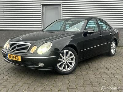 Zwart Occasion 2002 Mercedes E240 Avantgarde Sedan | € 2.999 (Eerlijke prijs)