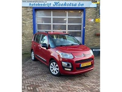 Rood Occasion 2016 Citroën C3 Picasso Exclusive MPV | € 6.999 (Goede deal)