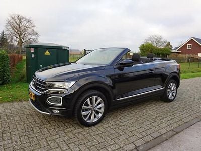 Zwart (metallic) Occasion 2020 VW T-Roc Cabriolet Style Cabriolet | € 24.950 (Eerlijke prijs)