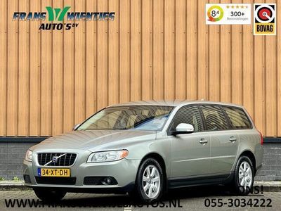 tweedehands Volvo V70 2.5T Kinetic | Navigatie | Trekhaak | Leder | Stoelverwarming | Bluetooth | Cruise Control | Airconditioning | Elektrische Spiegels | Isofix | Multifunctioneel Stuurwiel | 16" Lichtmetaal |