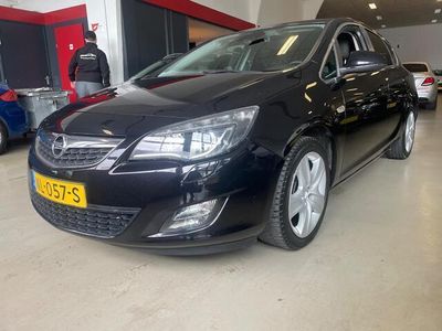 tweedehands Opel Astra 1.4 Turbo Edition navi xenon