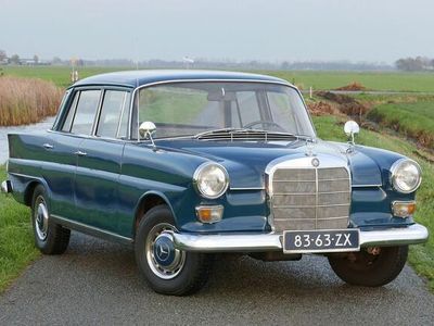 Blauw Gebruikt 1967 Mercedes 200 Sedan | € 19.500