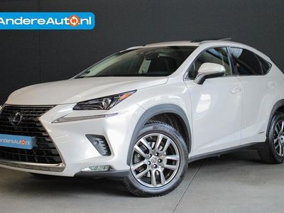 Wit Occasion 2018 Lexus NX300h Luxury Line SUV | € 31.995 (Eerlijke prijs)