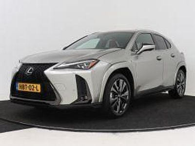 Grijs metallic Occasion 2025 Lexus UX 300e Sport Line SUV | € 56.945