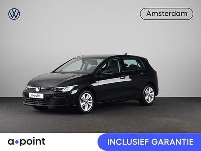 Zwart Occasion 2022 VW Golf VIII Life Hatchback | € 21.749 (Eerlijke prijs)