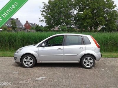 Occasion Ford Fiesta Futura 69 PK (50 kW) 2008 Zilver Hatchback