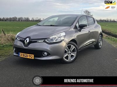 Grijs (metallic) Gebruikt 2014 Renault Clio IV Night&Day Hatchback | € 8.250 (Eerlijke prijs)