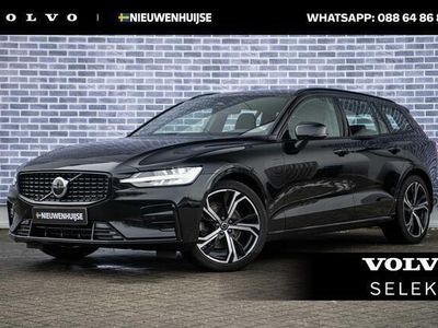 tweedehands Volvo V60 2.0 B4 Plus Dark | Panoramadak | Sportstoelen | Google | 19" | Adaptieve Cruise Control |