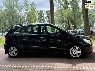 Mercedes B200