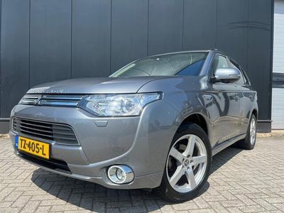 tweedehands Mitsubishi Outlander 2.0 PHEV Instyle '15 Aut/Leder/Navi/18'Lmv/Camera/Nap