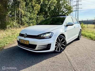 Wit Occasion 2015 VW Golf VII GTI Hatchback | € 14.450 (Eerlijke prijs)