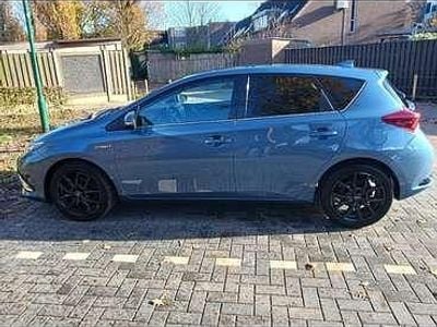 Blauw Gebruikt 2016 Toyota Auris MPV | € 11.500 (Goede deal)