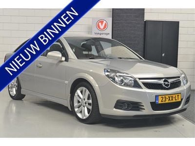 Grijs Occasion 2007 Opel Vectra GTS Executive Hatchback | € 4.950 (Duur)