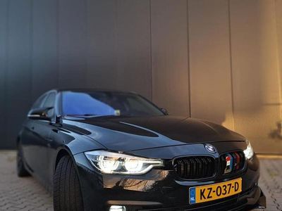 Zwart Occasion 2016 BMW 330e Executive Sedan | € 19.850 (Iets duurder)