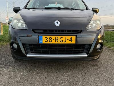 Zwart Gebruikt 2011 Renault Clio II Collection Hatchback | € 2.145 (Goede deal)