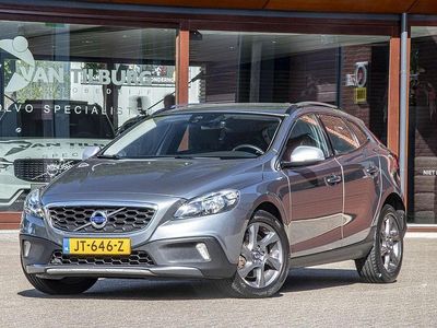 Grijs Gebruikt 2016 Volvo V40 Hatchback | € 13.950 (Iets duurder)