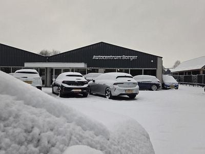 Wit Occasion 2025 Peugeot 408 GT Hatchback | € 31.899 (Eerlijke prijs)