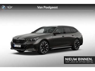 Sophistograu brillianteffect metallic (a90) (donker grijs metallic) Gebruikt 2025 BMW 550e M Sport Stationwagen | € 84.995 (Super prijs)