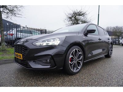 Zwart Occasion 2020 Ford Focus Business Edition Hatchback | € 15.945 (Eerlijke prijs)