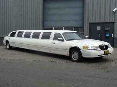 tweedehands Lincoln Town Car STRETCHED LIMOUSINE V8