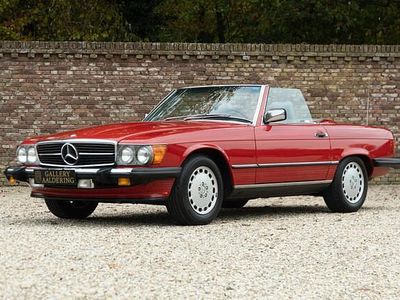 Rood Gebruikt 1986 Mercedes 560 | € 43.500