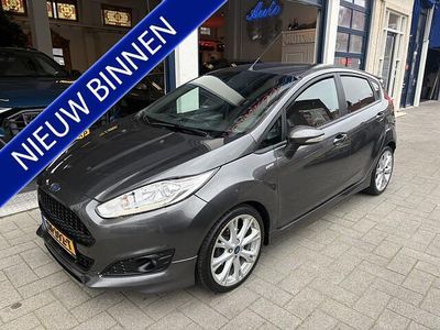 Grijs Occasion 2016 Ford Fiesta ST-Line Hatchback | € 8.399 (Eerlijke prijs)