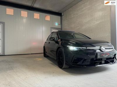 Zwart Gebruikt 2024 VW Golf VIII Black Edition Hatchback | € 72.900
