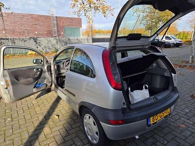 Grijs Gebruikt 2001 Opel Corsa Comfort Hatchback | € 2.000 (Duur)