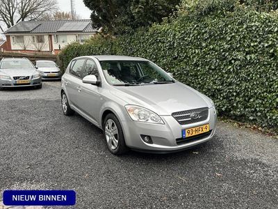 tweedehands Kia Ceed / cee'd 1.6 X-ecutive | Autom. Airco | Elekt. Ramen | 5 De