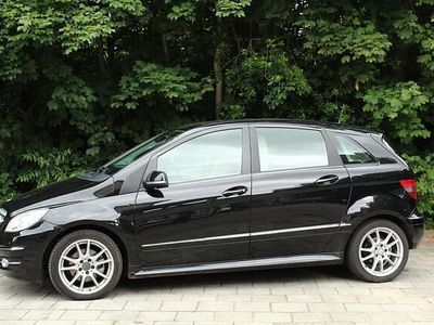 Mercedes B200