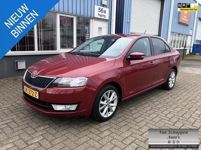 Rood (metallic) Occasion 2016 Skoda Rapid Joy Hatchback | € 7.950 (Eerlijke prijs)