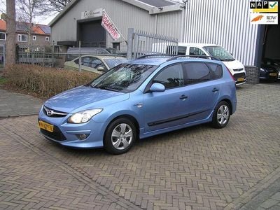 Blauw (metallic) Occasion 2011 Hyundai i30 Stationwagen | € 2.450 (Goede deal)