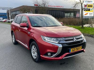 Rood Occasion 2015 Mitsubishi Outlander Edition SUV | € 15.450 (Iets duurder)
