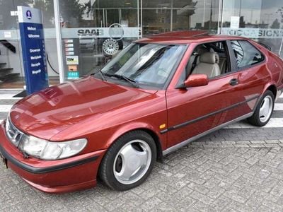 Occasion Saab 900 185 PK (136 kW) 1997 Rood, uni/basis lak Hatchback