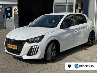 Wit Nieuw 2025 Peugeot 208 Style Hatchback | € 23.900 (Eerlijke prijs)
