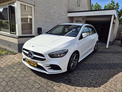 Mercedes B200