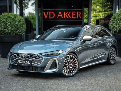 Blauw, metallic lak Occasion 2025 Audi S5 Exclusive Stationwagen | € 109.880 (Iets duurder)