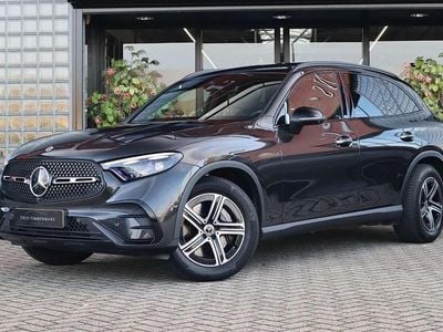 Grijs (metallic) Gebruikt 2022 Mercedes GLC200 AMG line SUV | € 61.950