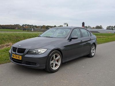 BMW 325