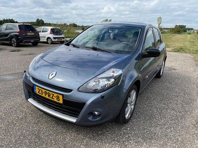 Blauw (metallic) Gebruikt 2011 Renault Clio II Hatchback | € 6.750 (Duur)