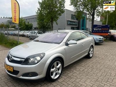 Grijs Gebruikt 2006 Opel Astra Cabriolet Cosmo Cabriolet | € 1.750 (Iets duurder)