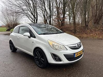 Wit Occasion 2011 Opel Corsa Color Edition Hatchback | € 4.250 (Eerlijke prijs)